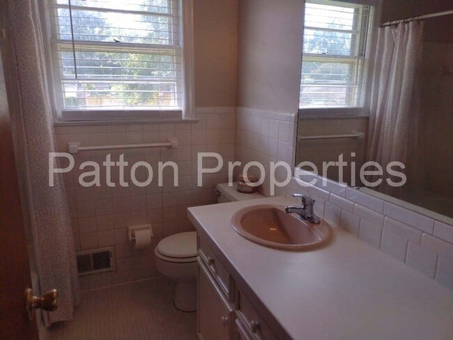Building Photo - Cayce Avenues Home