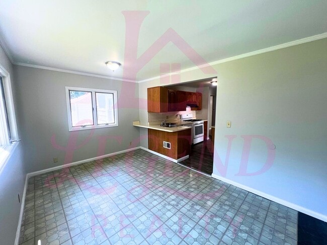 Building Photo - Charming 2-Bedroom Home with Bonus Room!