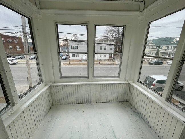 Building Photo - 537 Washington Ave