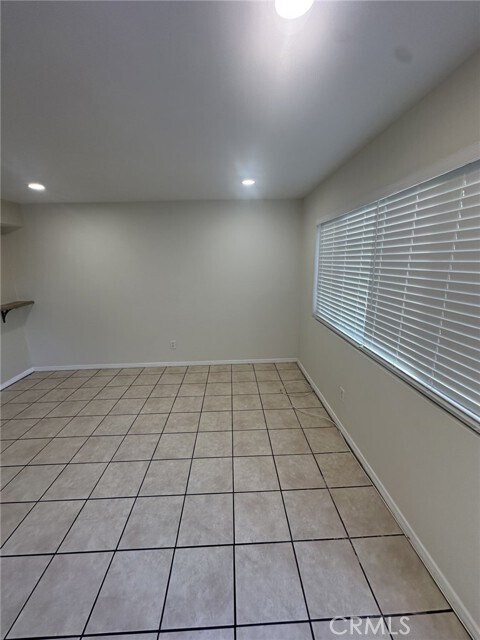 Building Photo - 9509 Los Angeles St