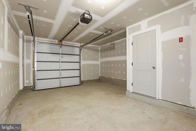 Building Photo - 332 Ensemble Wy