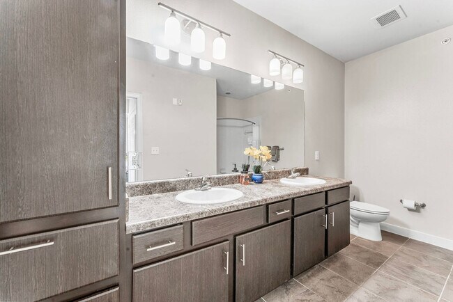 Building Photo - 501 E Oltorf St