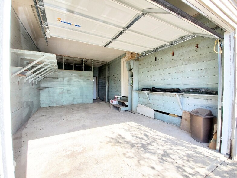 Building Photo - 615 FM 1466