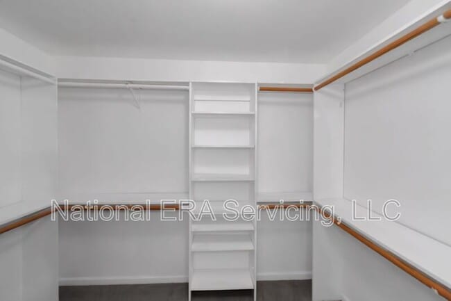 Building Photo - 50 Trinity Ln