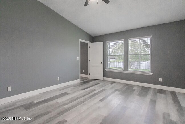 Building Photo - 1751 Hollow Glen Dr