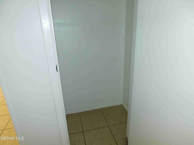 Building Photo - 225 3 Rivers Dr