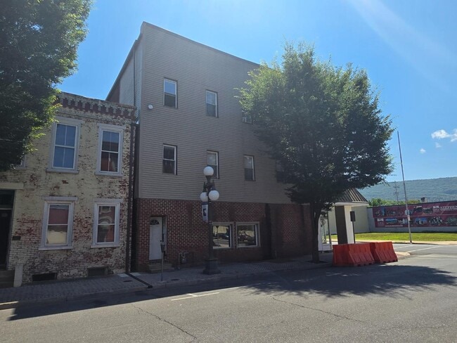 Building Photo - 201 E Church St