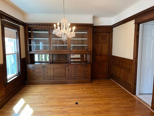 Building Photo - 487 Andover St