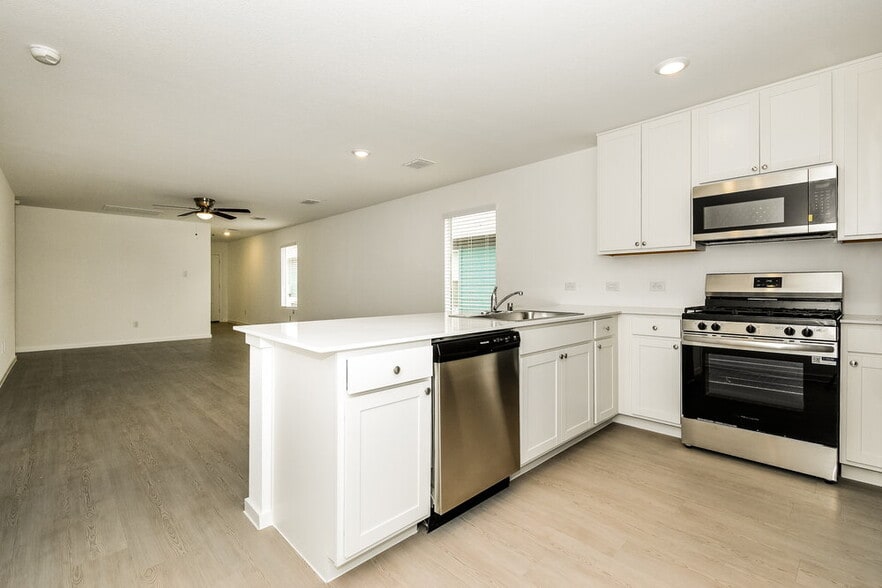 Building Photo - 928 Calley Pear Trl