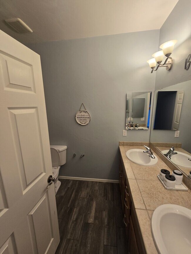 Building Photo - Must See 4 Bedroom Home in Sahuarita!  3 C...