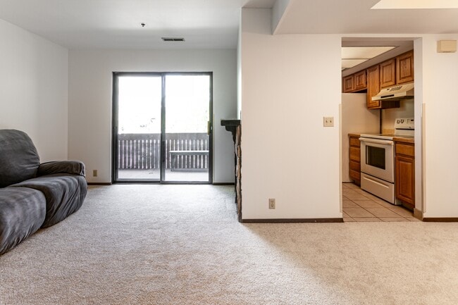 Building Photo - 6861 N 2200 W