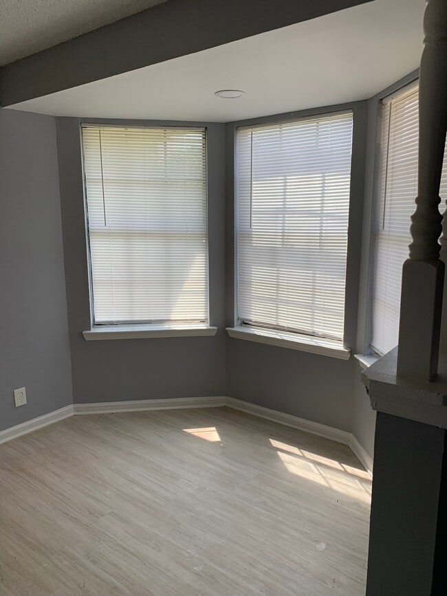 Building Photo - 3311 Chesapeake Cir