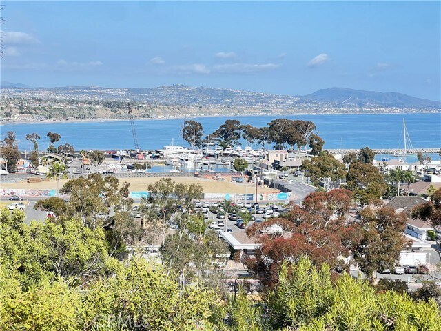 Building Photo - 25081 La Cresta Dr