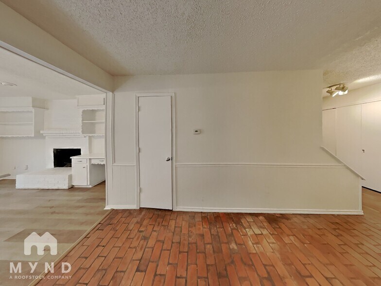 Building Photo - 15858 El Estado Dr