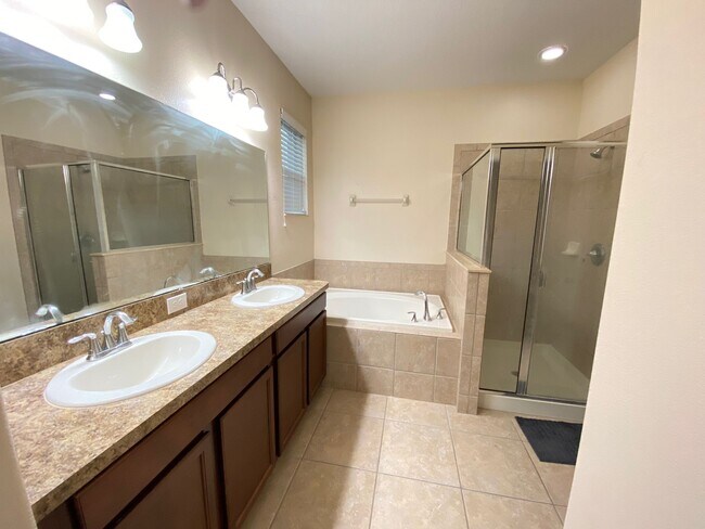 Building Photo - 2555 Carrickton Cir