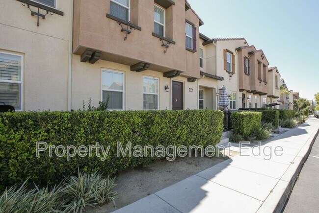 Building Photo - 40358 Calle Real