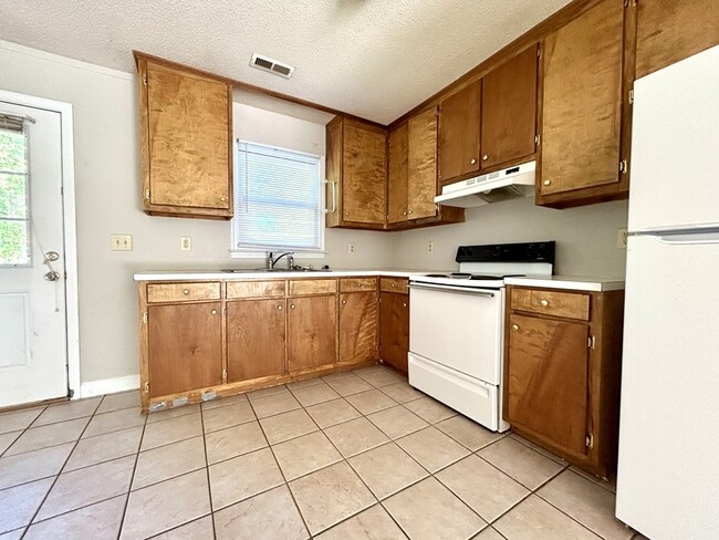 Building Photo - 4701 Grassy Creek Rd