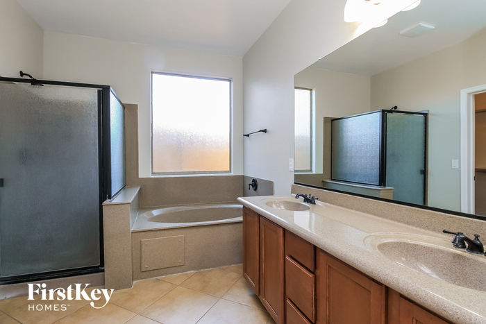 Building Photo - 32874 N Pebble Creek Dr