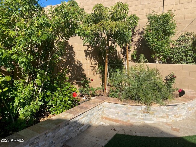 Building Photo - 7218 W Pinnacle Vista Dr