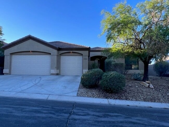 Building Photo - 3 Bed 2 Bath Golf Gated Community Pet Friendly,Boat Garage. Bullhead Parkway