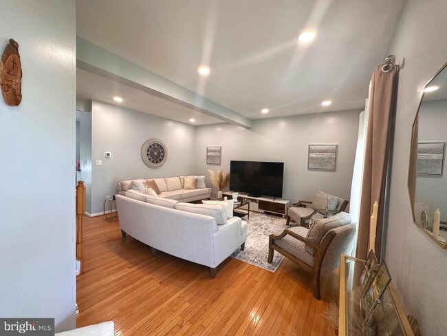 Building Photo - 6503 Parish Glebe Ln