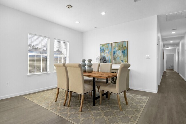 Building Photo - 304 Milby St