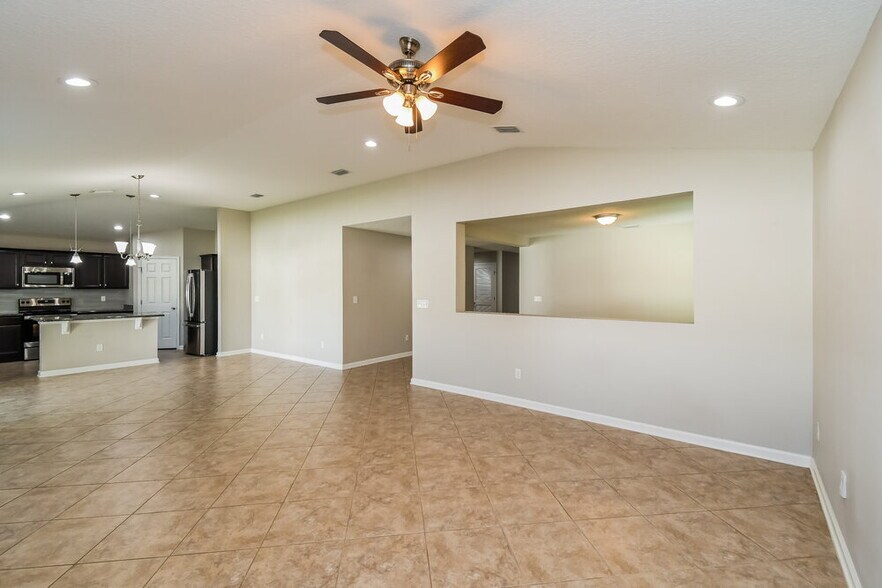 Building Photo - 1304 Camp Ridge Ln