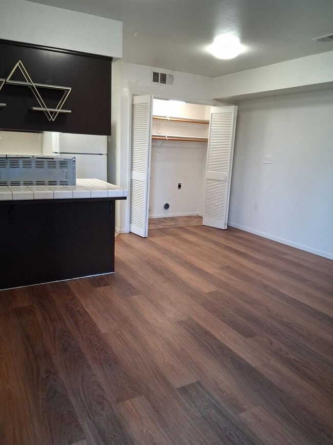 Building Photo - Great Condo for Rent!