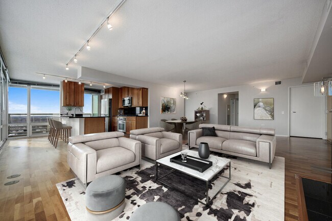 Building Photo - 9725 Woods Dr