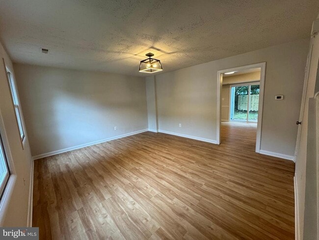 Building Photo - 5140 Redbud Rd