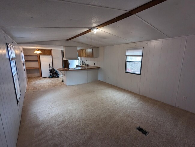 Building Photo - 15-20 K and M Way