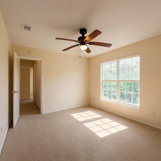 Building Photo - 1015 E Yager Ln