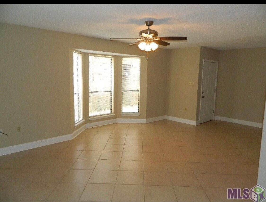 Building Photo - 2021 S Brightside View Dr