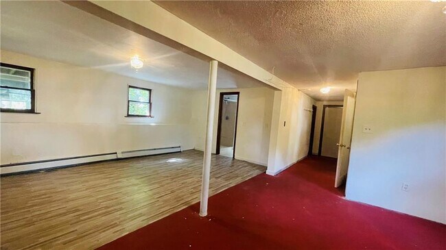 Building Photo - 1069 Green End Ave