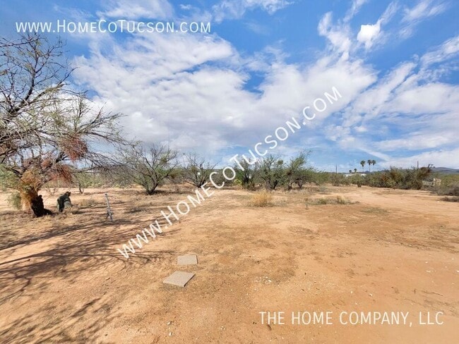 Building Photo - 9410 S Van Dr