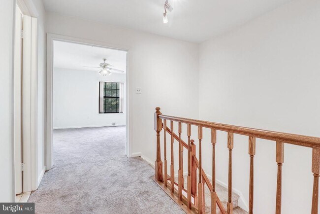 Building Photo - 3964 Rosebay Ct