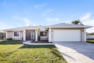 Building Photo - 4208 SE 9th Ave