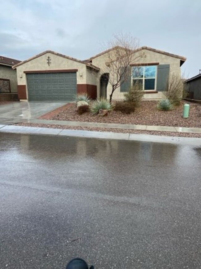 Building Photo - STUNNING NEWER HOME- GATED