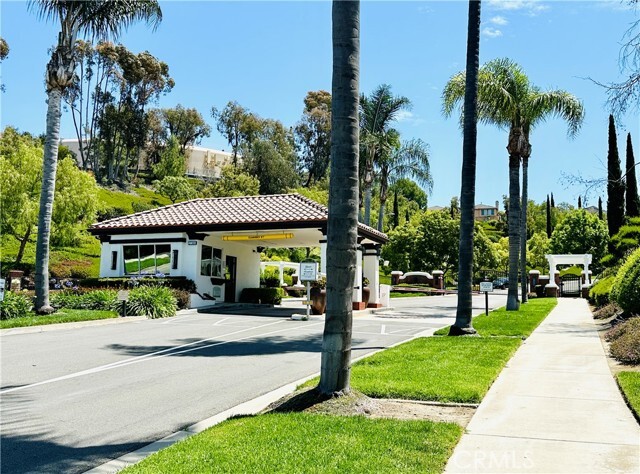 Building Photo - 27731 Manor Hill Rd