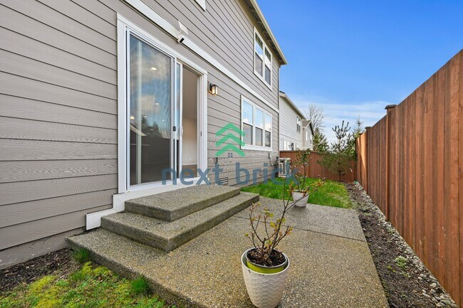 Building Photo - Spacious 5-Bedroom Retreat in Bothell with 2.5 Baths and 2335 Sq Ft of Comfort!