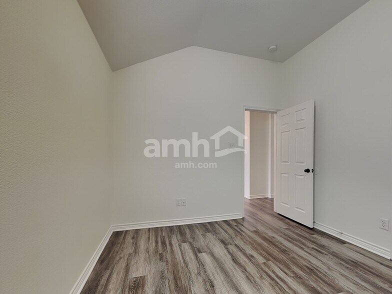 Building Photo - 1325 Rosedale Springs Ln