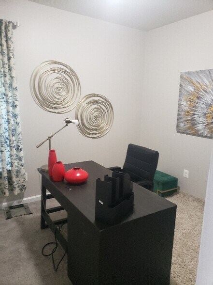 Building Photo - 7592 Holly Ridge Dr