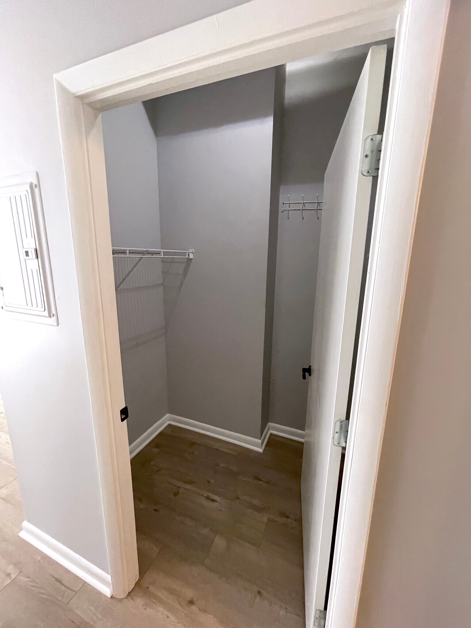 Walk-in Closet - 1300 N St NW