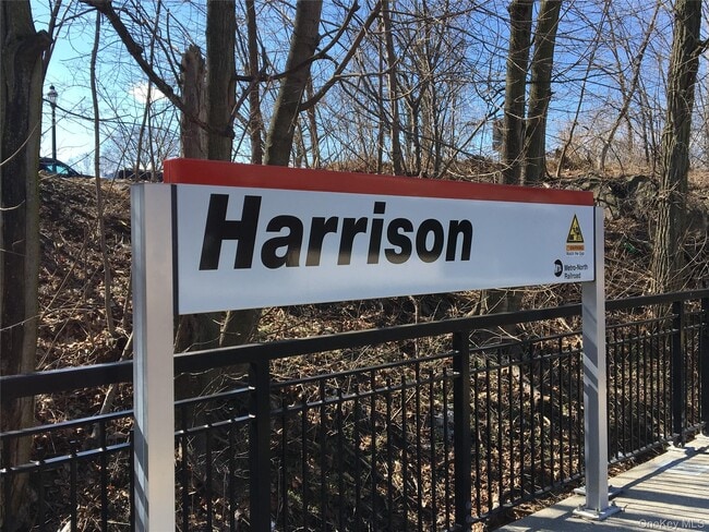 Building Photo - 135 Webster Ave