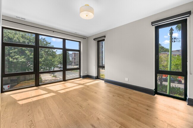 Building Photo - 1532 W Ohio St