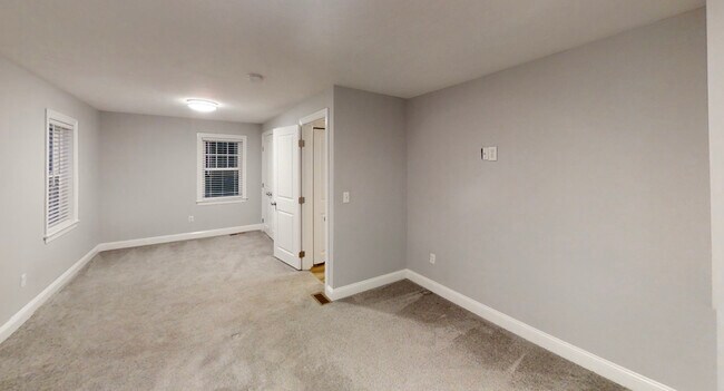 Building Photo - 99 Conlyn Ave