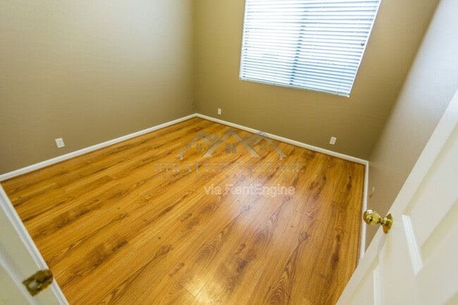 Building Photo - 26619 N 46th Pl