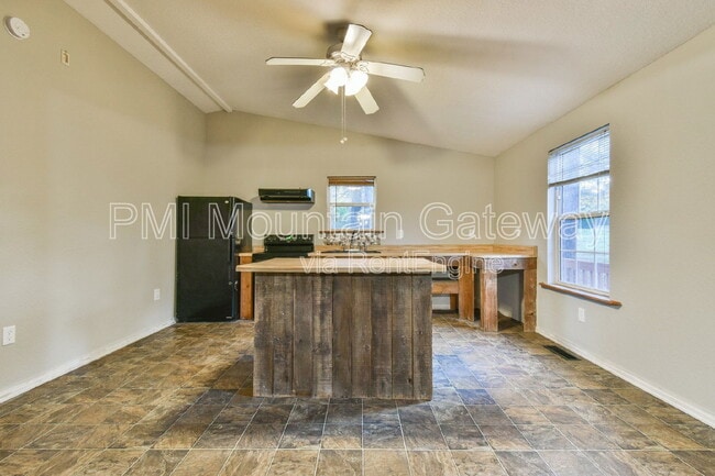 Building Photo - 455 Cantrell Rd