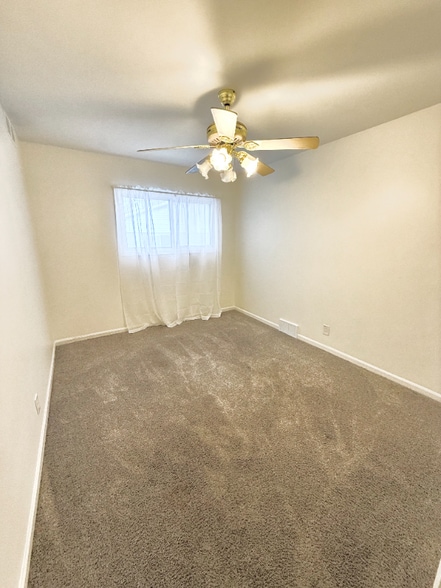 Building Photo - 18288 Deering St