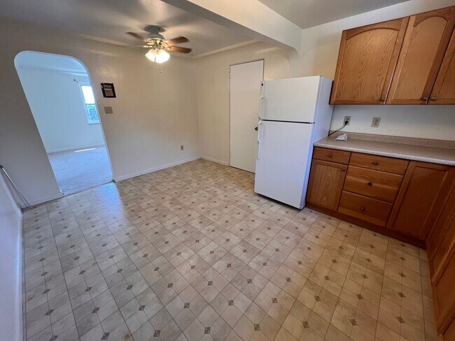 Building Photo - 1121 Clippert St